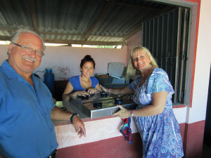 Your support allowed us to provide a  new stove to the Quimixto school kitchen