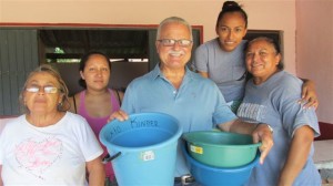Our volunteer cooks in Quimixto